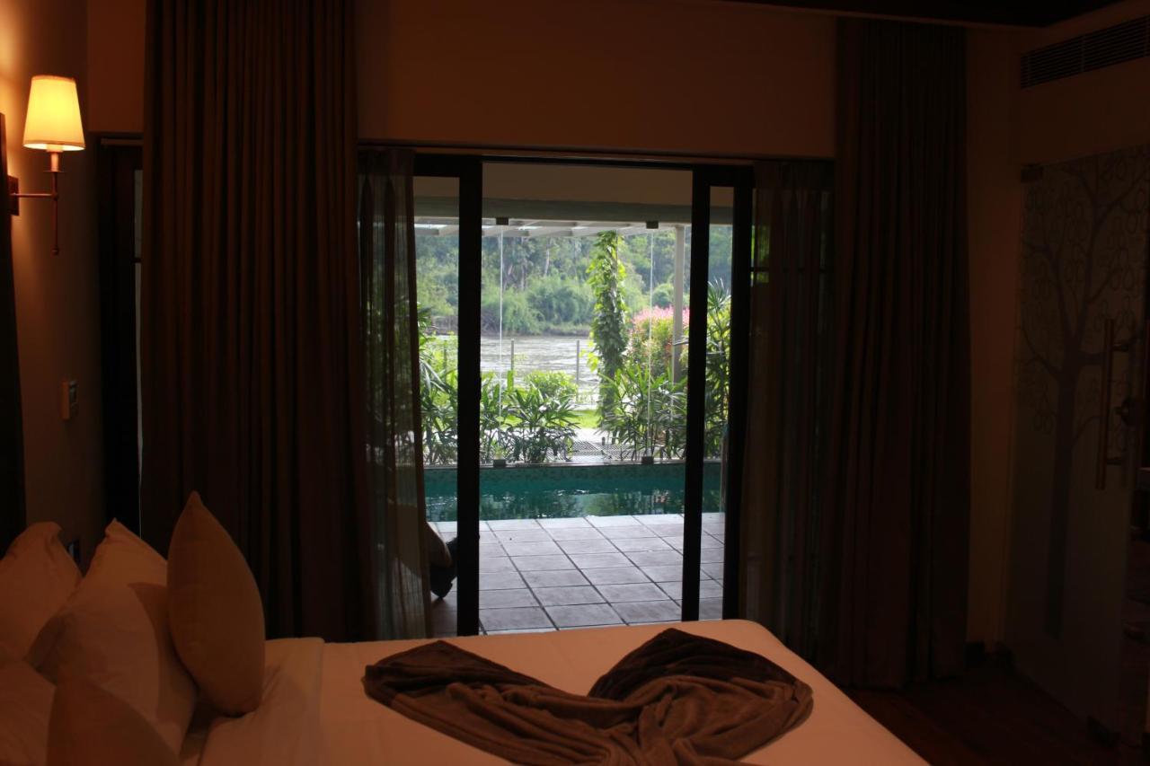 Niraamaya Retreats Samroha อทิราพาลลี ภายนอก รูปภาพ