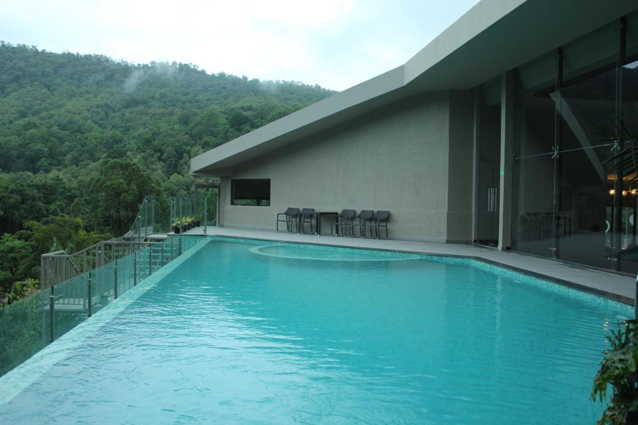 Niraamaya Retreats Samroha อทิราพาลลี ภายนอก รูปภาพ