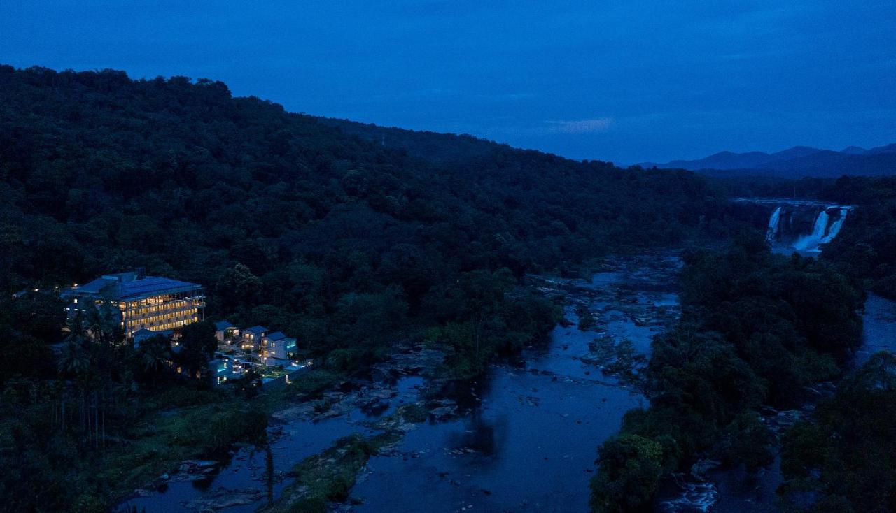 Niraamaya Retreats Samroha อทิราพาลลี ภายนอก รูปภาพ