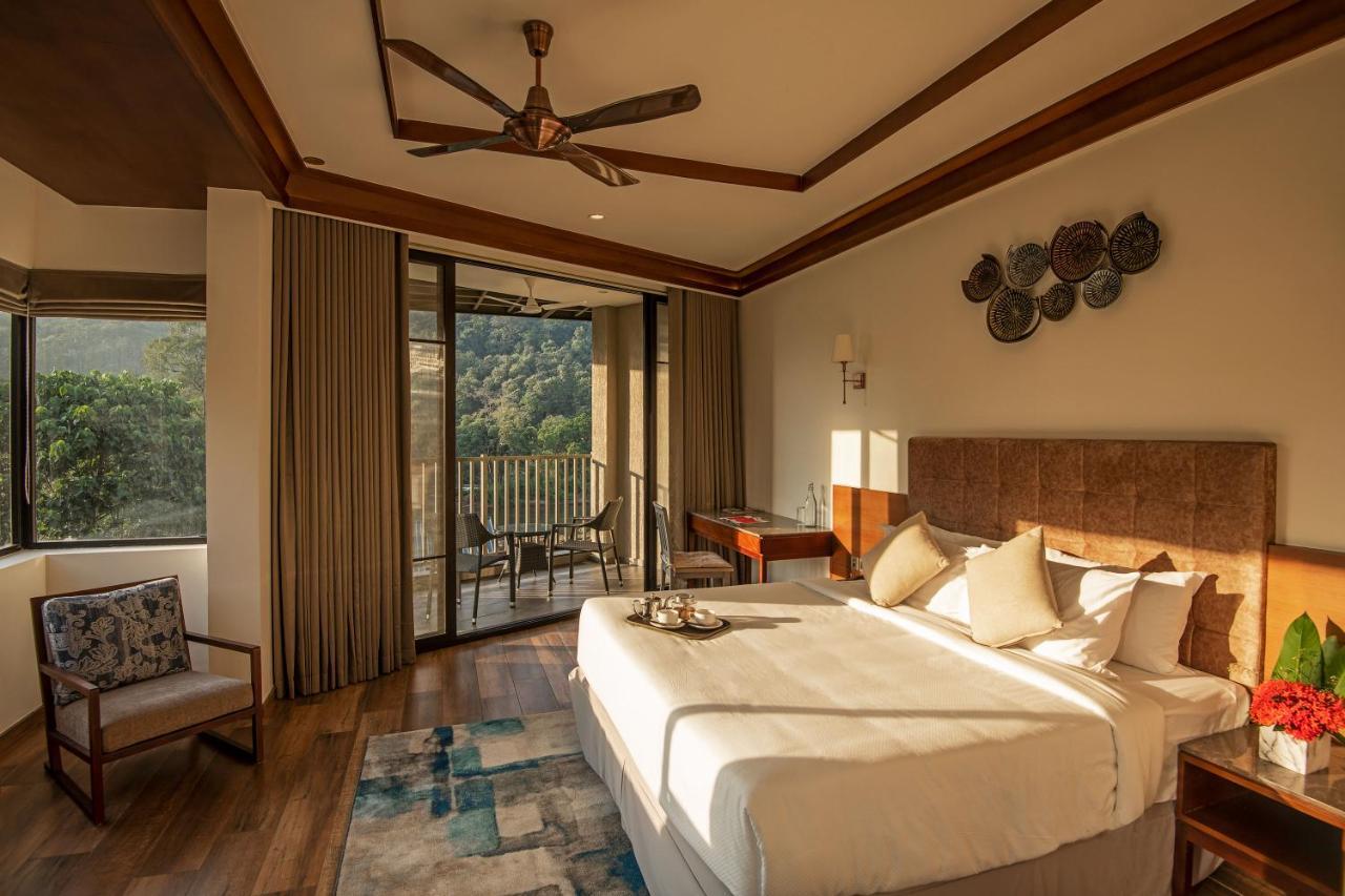 Niraamaya Retreats Samroha อทิราพาลลี ภายนอก รูปภาพ